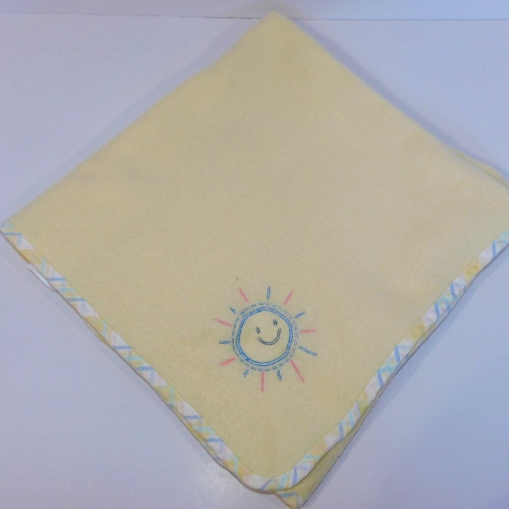 Vintage Embroiderd Sun Yellow Fleece Baby Blanket Snugabye Canada  28" x 38'
